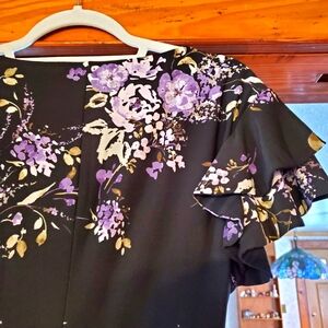 LaurenRL striking, flattering dress!